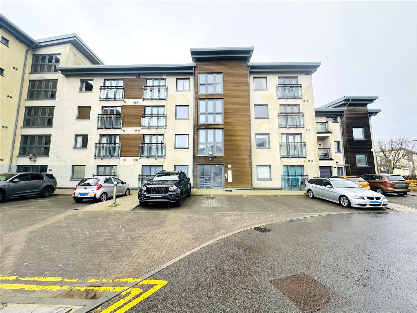 St Margarets Court, Marina, Swansea, SA1 1JZ